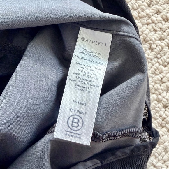 Women’s Black Camo Athleta Mesh Racer Run 4 Shorts - Large - Picture 7 of 7